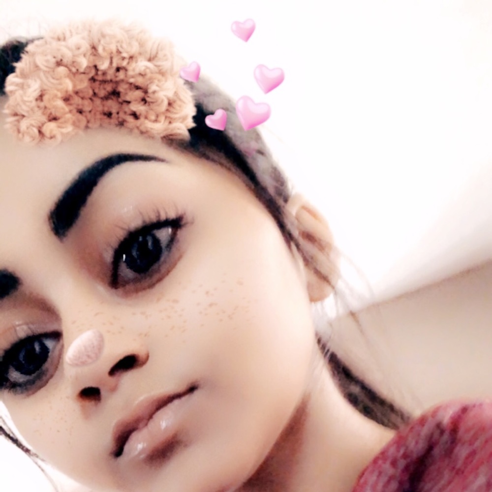 Meet your Posher, Ayza